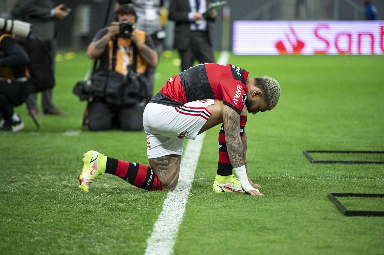 Phân tích kỹ thuật chơi bóng của Neymar Jr.: Sự kết hợp giữa nghệ thuật và hiệu quả